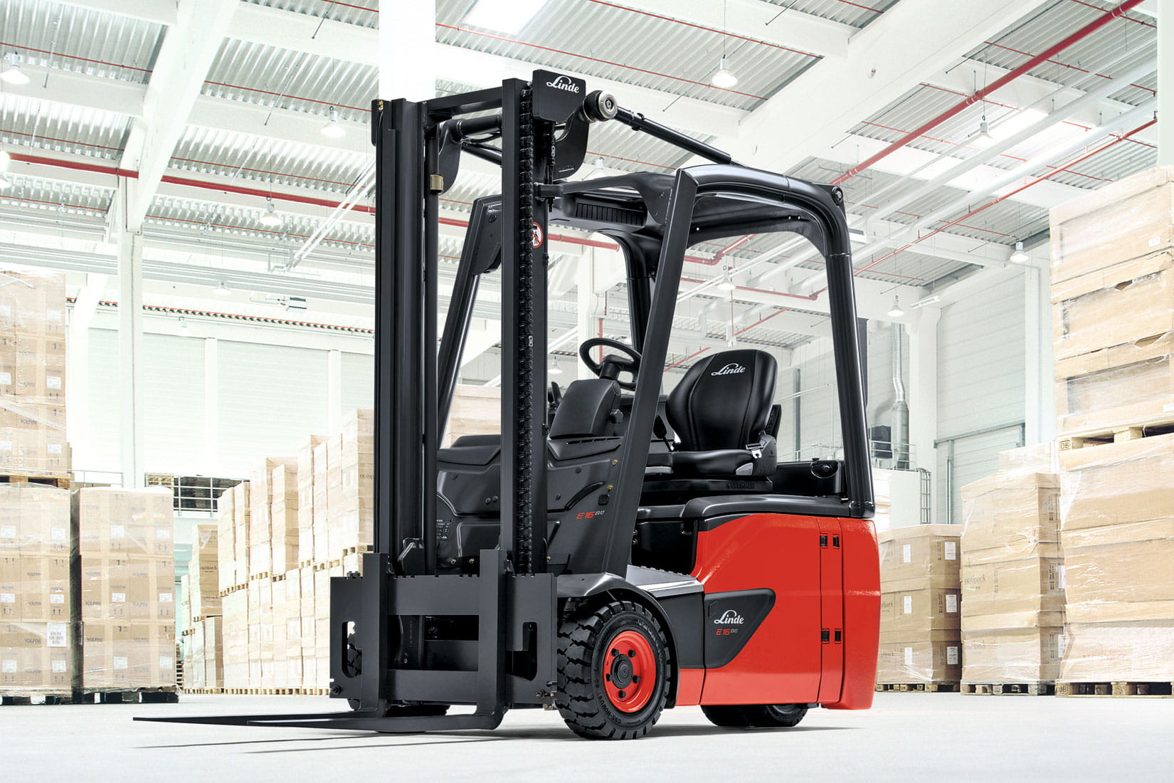 Forklift. Вилочный погрузчик Linde – e20. Электропогрузчики вилочные Linde. Вилочный погрузчик e 20-35 hl. Linde e12 – e20 EVO.